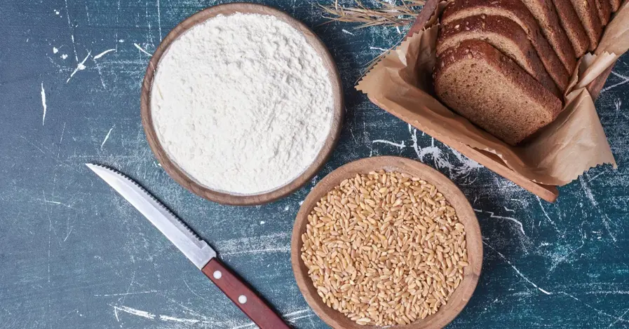 Whole Wheat Flour vs. Refined Flour: Which To Choose? Whole Wheat Flour vs. Refined Flour: Which One Should You Choose?